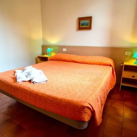 Agenzia Vear - Serena Casa vacanze *